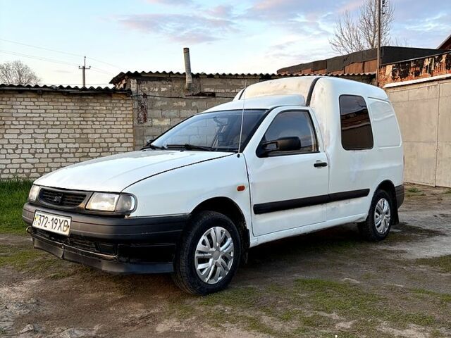 Белый Сеат Инка, объемом двигателя 1.4 л и пробегом 450 тыс. км за 900 $, фото 1 на Automoto.ua