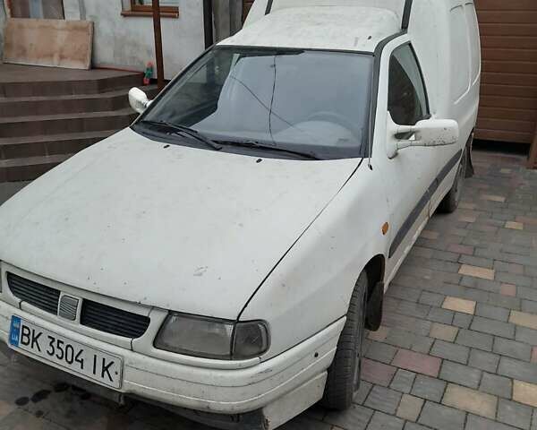 Белый Сеат Инка, объемом двигателя 1.9 л и пробегом 333 тыс. км за 999 $, фото 1 на Automoto.ua