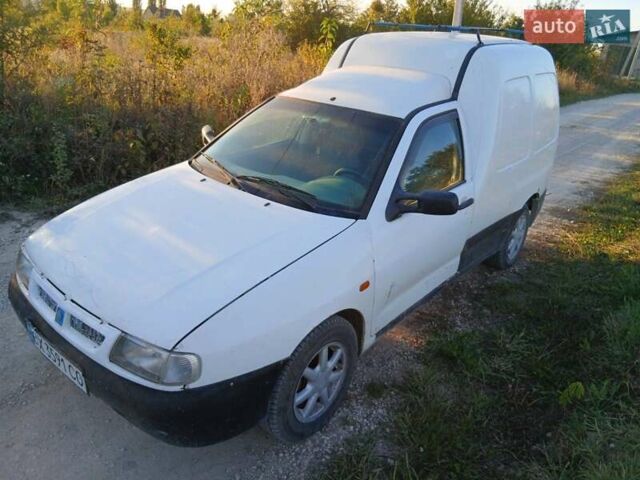 Білий Сеат Inca, об'ємом двигуна 1.39 л та пробігом 300 тис. км за 1200 $, фото 1 на Automoto.ua