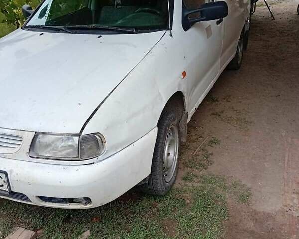 Білий Сеат Inca, об'ємом двигуна 1.9 л та пробігом 205 тис. км за 800 $, фото 1 на Automoto.ua