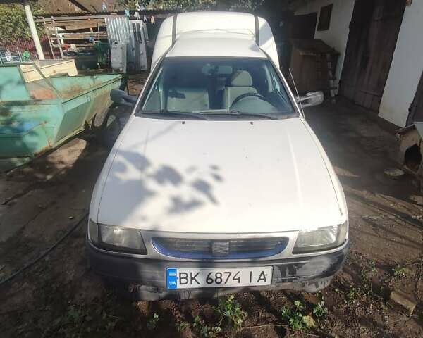 Білий Сеат Inca, об'ємом двигуна 1.4 л та пробігом 88 тис. км за 2200 $, фото 1 на Automoto.ua