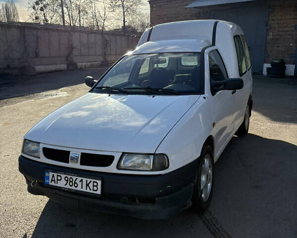 Белый Сеат Инка, объемом двигателя 1.9 л и пробегом 310 тыс. км за 2500 $, фото 1 на Automoto.ua