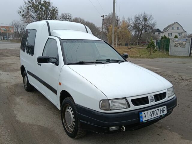 Белый Сеат Инка, объемом двигателя 1.4 л и пробегом 200 тыс. км за 1300 $, фото 1 на Automoto.ua