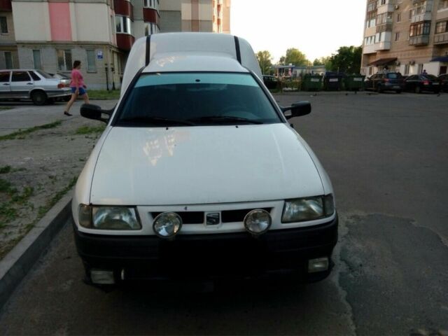 Белый Сеат Инка, объемом двигателя 1.9 л и пробегом 99 тыс. км за 2700 $, фото 1 на Automoto.ua