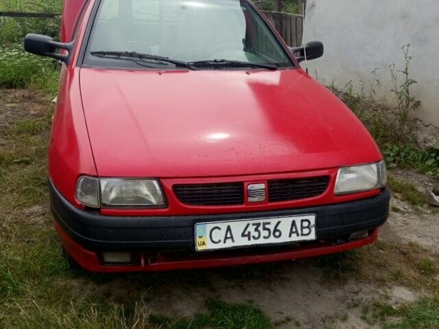 Червоний Сеат Inca, об'ємом двигуна 0 л та пробігом 200 тис. км за 1100 $, фото 1 на Automoto.ua