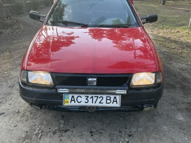 Красный Сеат Инка, объемом двигателя 1.9 л и пробегом 350 тыс. км за 1900 $, фото 1 на Automoto.ua