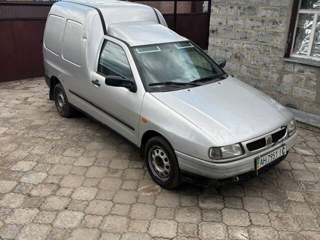 Сірий Сеат Inca, об'ємом двигуна 1.9 л та пробігом 294 тис. км за 1850 $, фото 1 на Automoto.ua