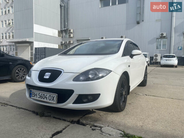 Белый Сеат Леон, объемом двигателя 2 л и пробегом 238 тыс. км за 4900 $, фото 1 на Automoto.ua
