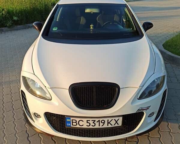 Білий Сеат Leon, об'ємом двигуна 1.6 л та пробігом 220 тис. км за 5500 $, фото 1 на Automoto.ua