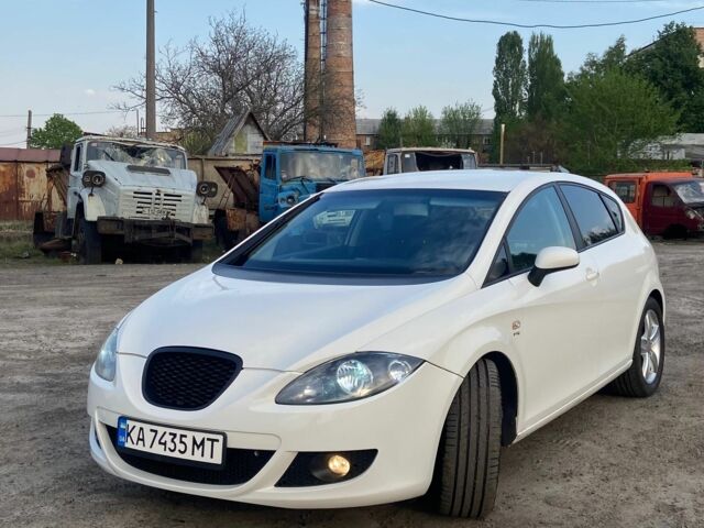 Білий Сеат Leon, об'ємом двигуна 2 л та пробігом 250 тис. км за 6500 $, фото 1 на Automoto.ua