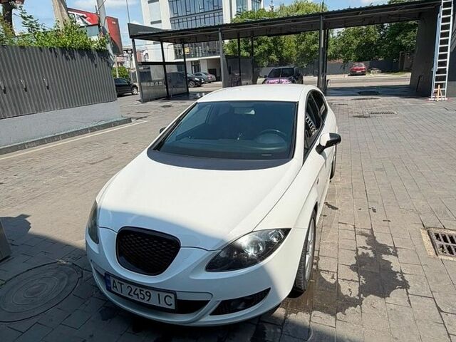 Белый Сеат Леон, объемом двигателя 1.6 л и пробегом 240 тыс. км за 5700 $, фото 1 на Automoto.ua