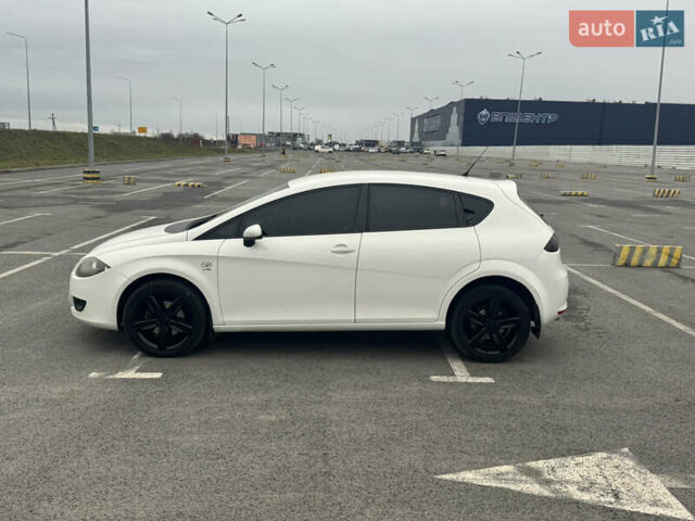 Білий Сеат Leon, об'ємом двигуна 2 л та пробігом 233 тис. км за 6500 $, фото 1 на Automoto.ua