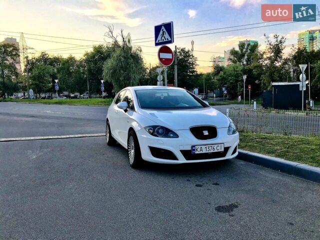 Белый Сеат Леон, объемом двигателя 1.6 л и пробегом 295 тыс. км за 6000 $, фото 1 на Automoto.ua
