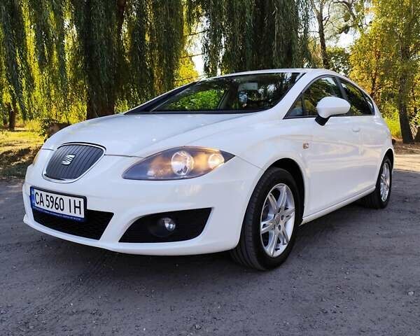 Белый Сеат Леон, объемом двигателя 1.6 л и пробегом 267 тыс. км за 6799 $, фото 1 на Automoto.ua