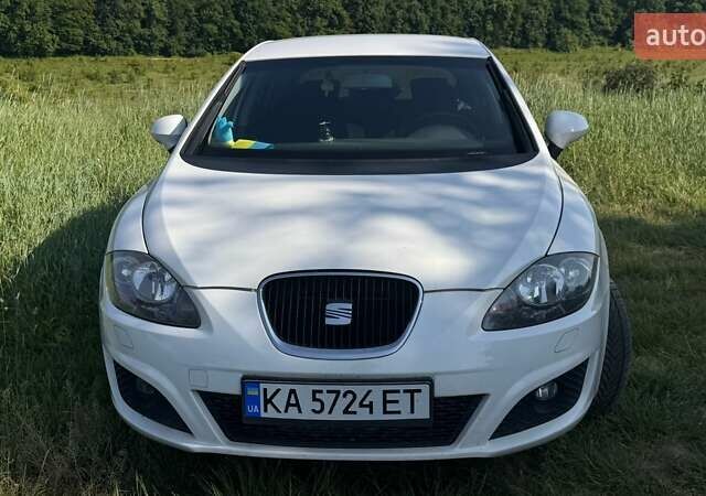 Білий Сеат Leon, об'ємом двигуна 1.6 л та пробігом 198 тис. км за 7200 $, фото 1 на Automoto.ua