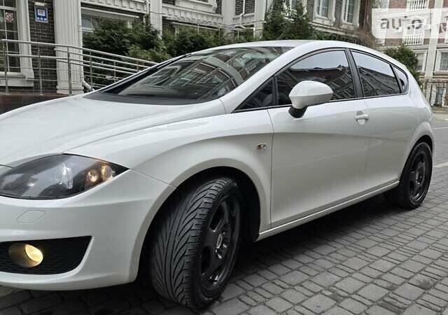 Білий Сеат Leon, об'ємом двигуна 1.4 л та пробігом 267 тис. км за 6400 $, фото 1 на Automoto.ua