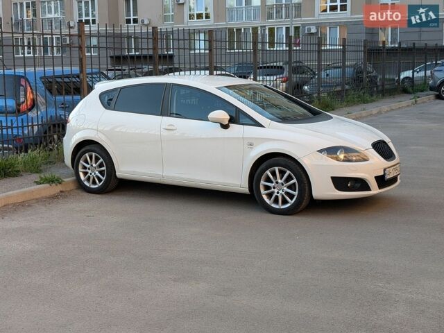 Белый Сеат Леон, объемом двигателя 1.39 л и пробегом 240 тыс. км за 5950 $, фото 1 на Automoto.ua
