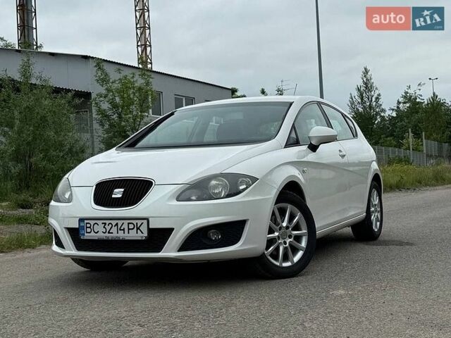 Белый Сеат Леон, объемом двигателя 1.6 л и пробегом 234 тыс. км за 7500 $, фото 1 на Automoto.ua