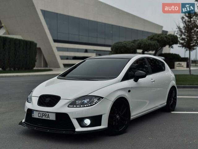 Білий Сеат Leon, об'ємом двигуна 2 л та пробігом 263 тис. км за 8699 $, фото 1 на Automoto.ua