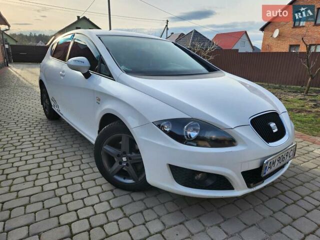 Белый Сеат Леон, объемом двигателя 1.39 л и пробегом 209 тыс. км за 4699 $, фото 1 на Automoto.ua