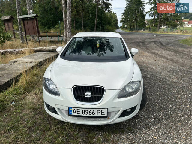 Белый Сеат Леон, объемом двигателя 1.4 л и пробегом 147 тыс. км за 5200 $, фото 1 на Automoto.ua