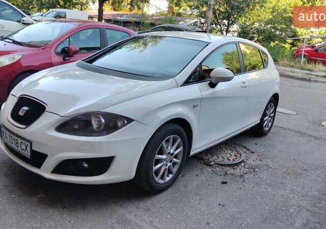Білий Сеат Leon, об'ємом двигуна 1.39 л та пробігом 199 тис. км за 7000 $, фото 1 на Automoto.ua