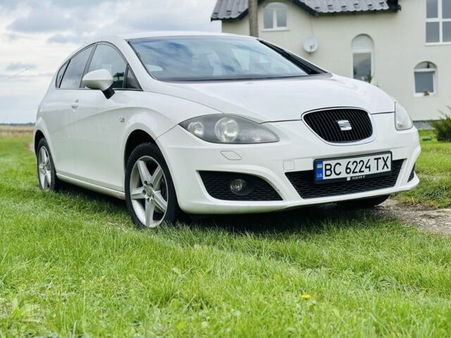 Білий Сеат Leon, об'ємом двигуна 1.4 л та пробігом 255 тис. км за 5300 $, фото 1 на Automoto.ua