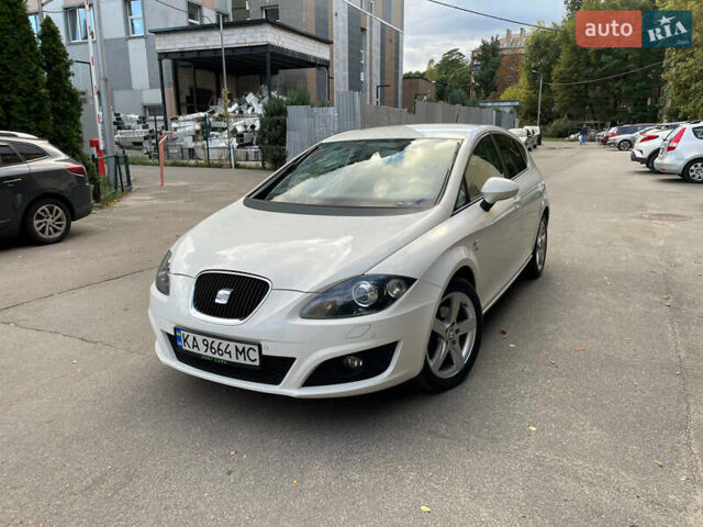 Белый Сеат Леон, объемом двигателя 1.8 л и пробегом 112 тыс. км за 7800 $, фото 1 на Automoto.ua