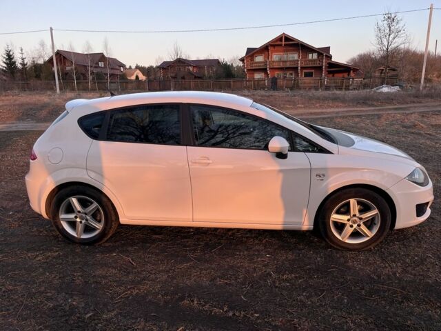 Белый Сеат Леон, объемом двигателя 1.2 л и пробегом 194 тыс. км за 5899 $, фото 1 на Automoto.ua