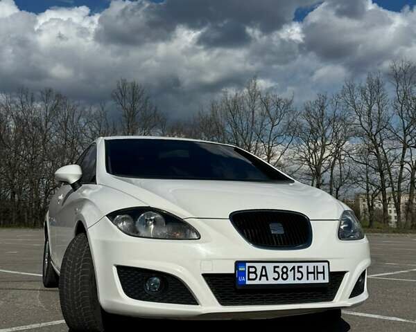 Білий Сеат Leon, об'ємом двигуна 1.2 л та пробігом 150 тис. км за 7499 $, фото 1 на Automoto.ua