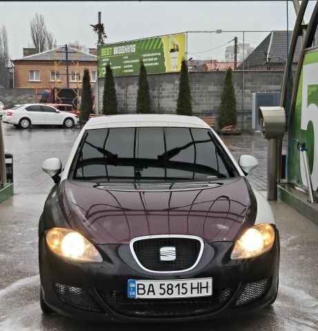 Белый Сеат Леон, объемом двигателя 1.2 л и пробегом 155 тыс. км за 3499 $, фото 1 на Automoto.ua