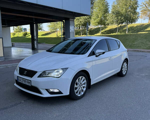Белый Сеат Леон, объемом двигателя 1.6 л и пробегом 228 тыс. км за 9700 $, фото 1 на Automoto.ua