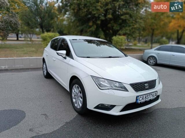 Белый Сеат Леон, объемом двигателя 1.2 л и пробегом 110 тыс. км за 8700 $, фото 1 на Automoto.ua