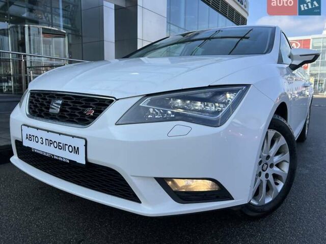 Белый Сеат Леон, объемом двигателя 1.6 л и пробегом 165 тыс. км за 13906 $, фото 1 на Automoto.ua