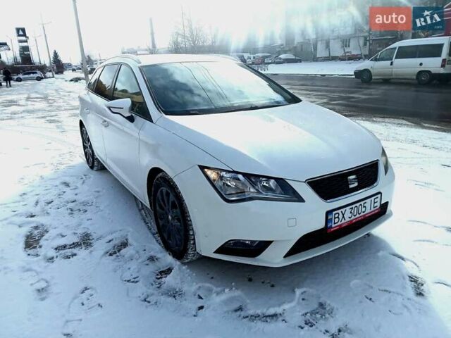 Белый Сеат Леон, объемом двигателя 1.6 л и пробегом 267 тыс. км за 10500 $, фото 1 на Automoto.ua