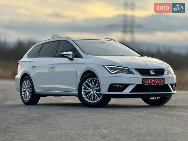 Білий Сеат Leon, об'ємом двигуна 1.5 л та пробігом 150 тис. км за 15000 $, фото 1 на Automoto.ua