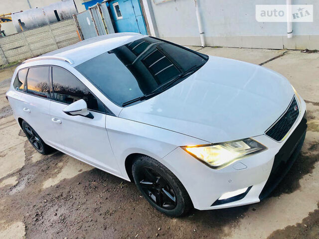 Білий Сеат Leon, об'ємом двигуна 2 л та пробігом 172 тис. км за 12999 $, фото 1 на Automoto.ua