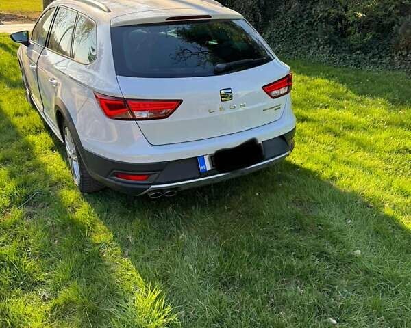 Білий Сеат Leon, об'ємом двигуна 1.97 л та пробігом 198 тис. км за 11500 $, фото 1 на Automoto.ua