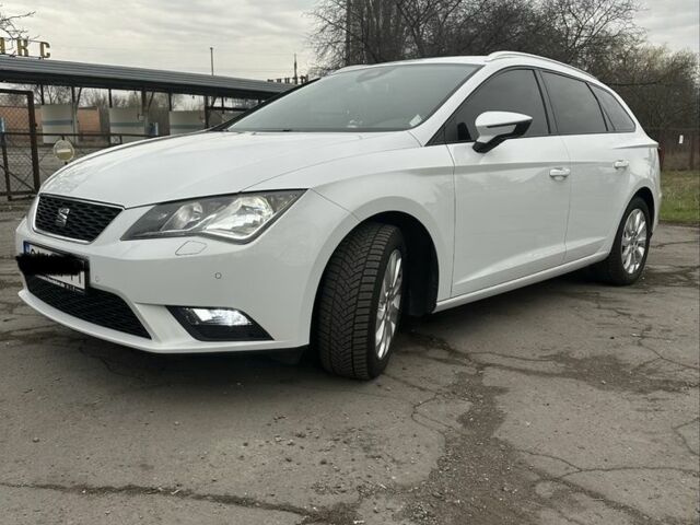 Белый Сеат Леон, объемом двигателя 1.6 л и пробегом 216 тыс. км за 11500 $, фото 1 на Automoto.ua