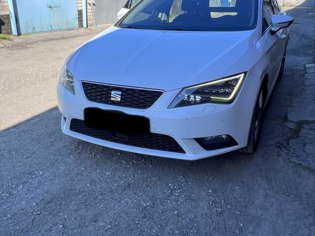 Білий Сеат Leon, об'ємом двигуна 2 л та пробігом 220 тис. км за 10500 $, фото 1 на Automoto.ua