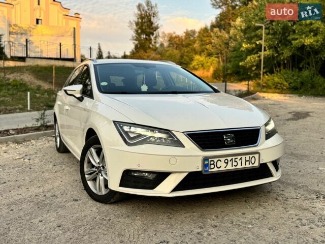 Білий Сеат Leon, об'ємом двигуна 1.6 л та пробігом 269 тис. км за 13000 $, фото 1 на Automoto.ua