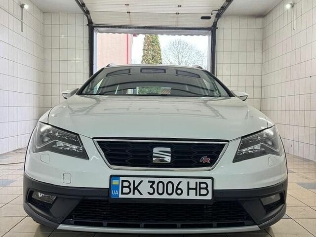 Білий Сеат Leon, об'ємом двигуна 1.97 л та пробігом 211 тис. км за 13700 $, фото 1 на Automoto.ua