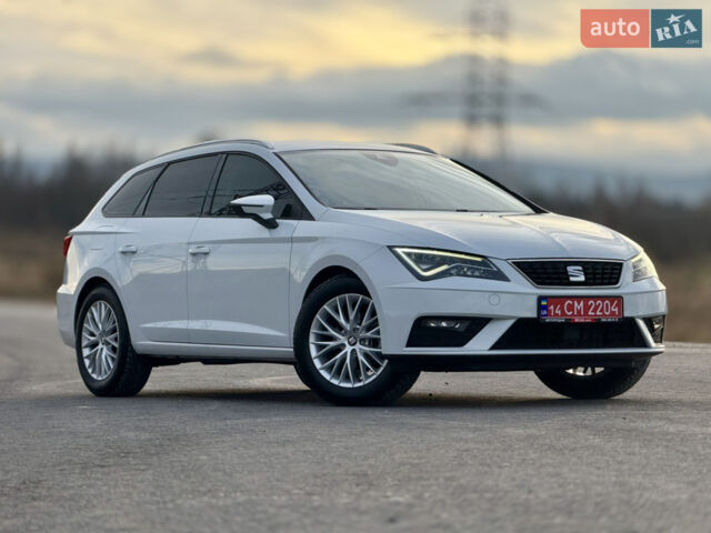Білий Сеат Leon, об'ємом двигуна 1.5 л та пробігом 150 тис. км за 13900 $, фото 1 на Automoto.ua