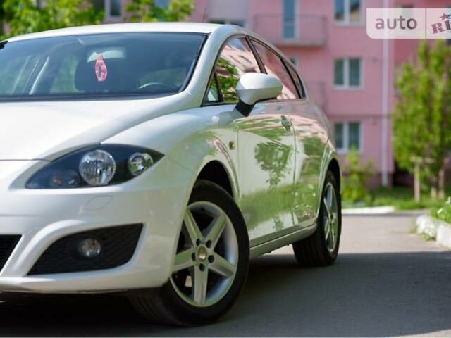 Білий Сеат Leon, об'ємом двигуна 1.4 л та пробігом 118 тис. км за 11000 $, фото 1 на Automoto.ua