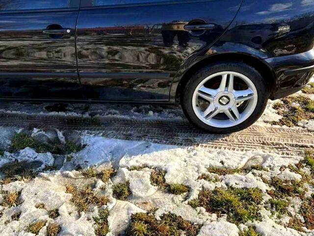 Черный Сеат Леон, объемом двигателя 1.8 л и пробегом 413 тыс. км за 4100 $, фото 1 на Automoto.ua