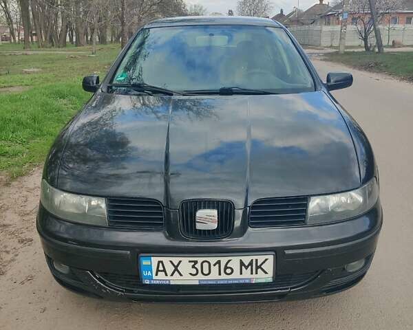 Черный Сеат Леон, объемом двигателя 1.6 л и пробегом 403 тыс. км за 2900 $, фото 1 на Automoto.ua