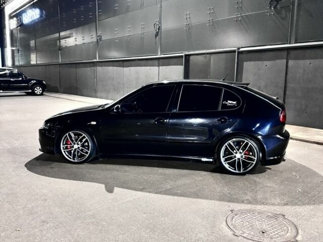 Черный Сеат Леон, объемом двигателя 1.8 л и пробегом 180 тыс. км за 6500 $, фото 1 на Automoto.ua