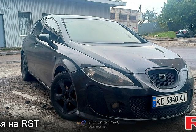 Чорний Сеат Leon, об'ємом двигуна 2 л та пробігом 180 тис. км за 5500 $, фото 1 на Automoto.ua