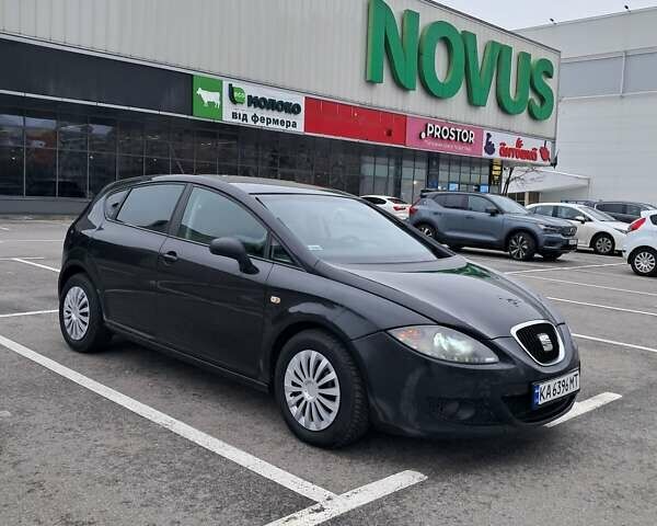 Черный Сеат Леон, объемом двигателя 1.9 л и пробегом 322 тыс. км за 4200 $, фото 1 на Automoto.ua