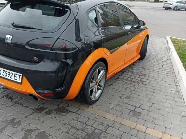 Чорний Сеат Leon, об'ємом двигуна 2 л та пробігом 202 тис. км за 4600 $, фото 1 на Automoto.ua